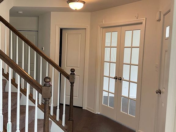 3rd image of 301 Reserve Ln