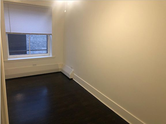 5th image of 4522 N Malden St #111