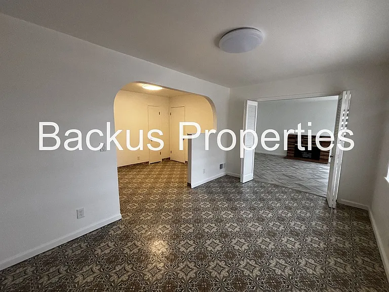 681 Alice St — Photo 6
