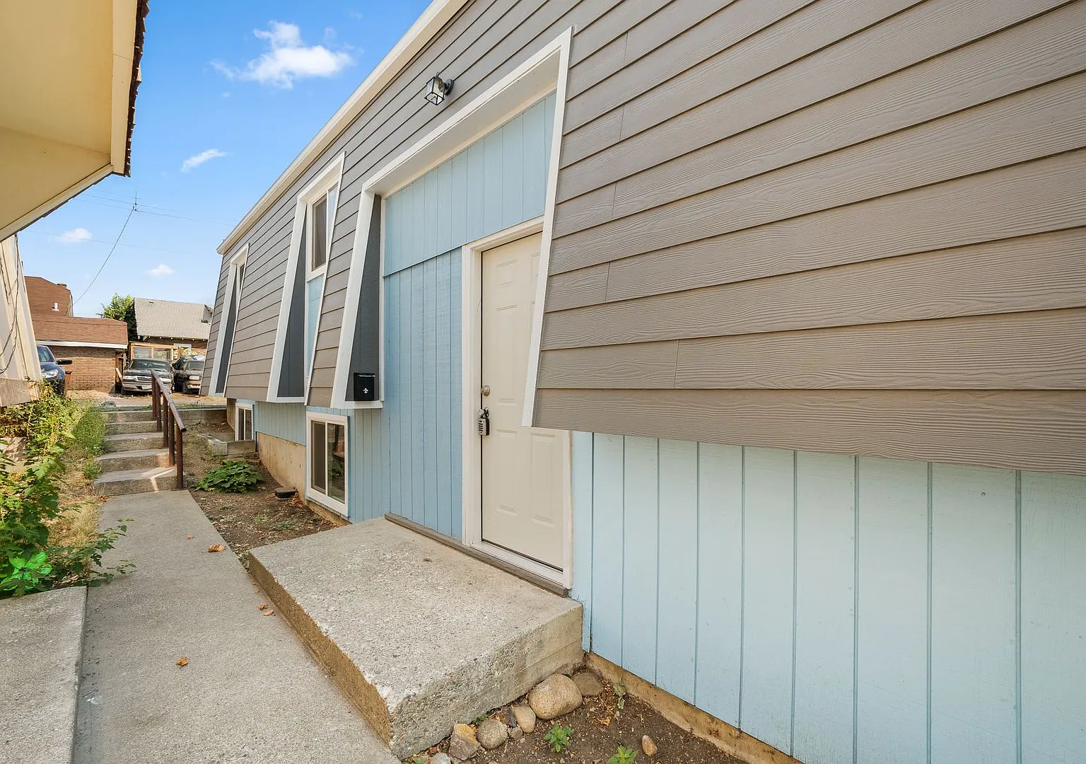 107 E Courtland — Photo 3