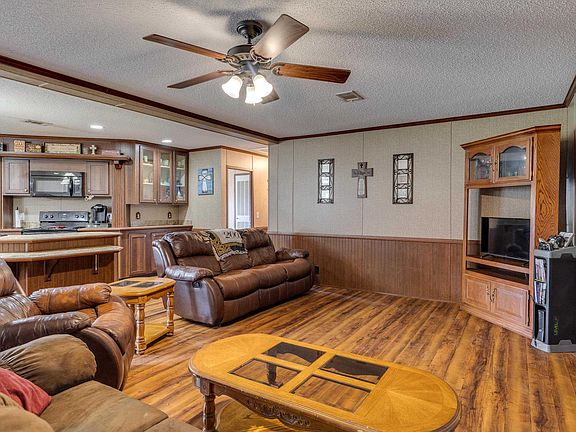 4th image of 54 Shady Oaks Ln
