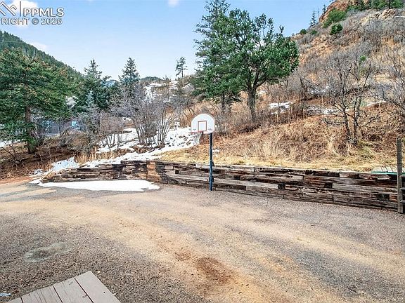 3rd image of 1445 Sutherland Creek Rd