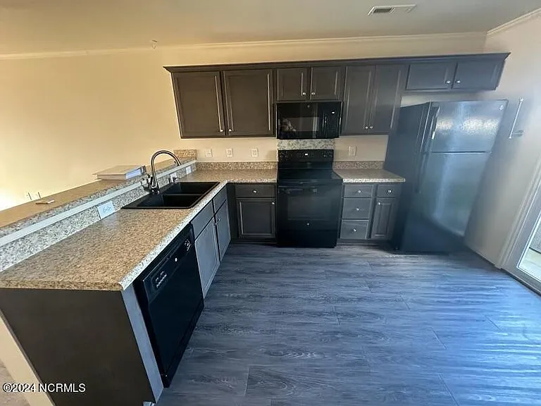 426 Sullivan Loop Rd — Photo 5