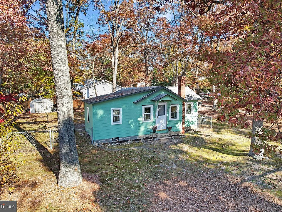 1st image of 2003 N Lakeshore Dr