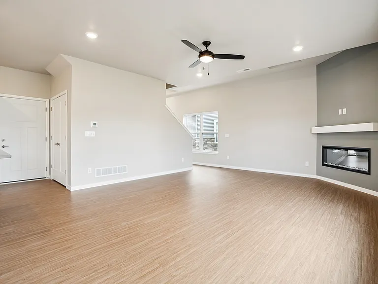 2240 Eversull Ln — Photo 11