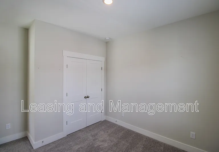 111 Crimson St — Photo 19