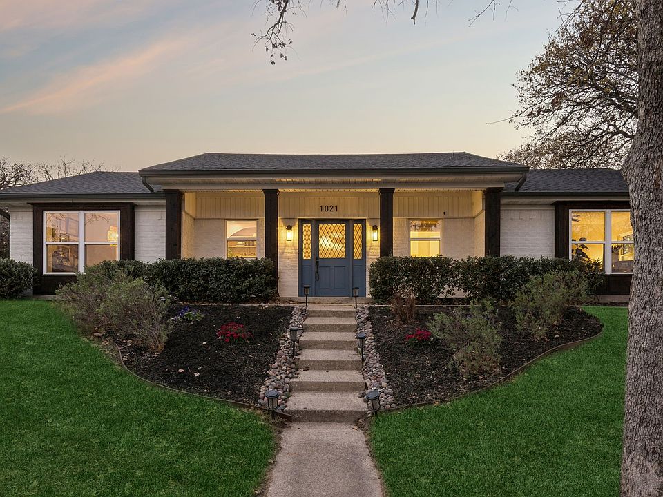 1st image of 1021 Oakwood Dr