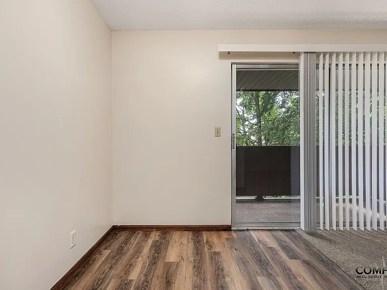 1237 S Dewey St — Photo 5