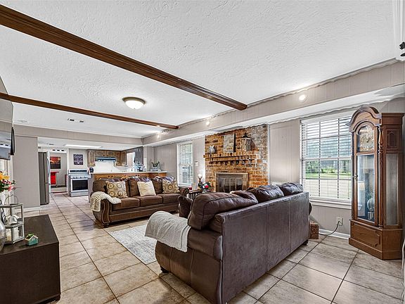 4th image of 4004 Longherridge Dr