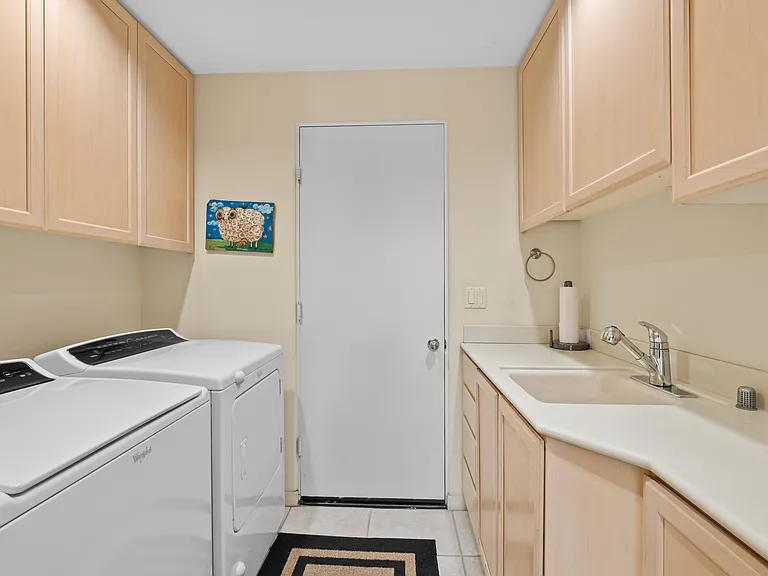 461 Desert Holly Dr — Photo 20