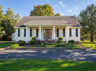 660 Green Valley Dr, Russellville, KY 42276