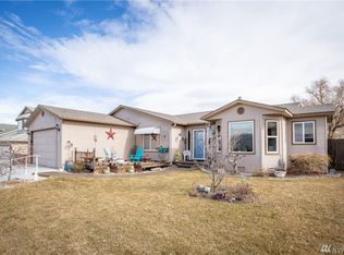 2446 Highland View Dr, East Wenatchee, WA 98802