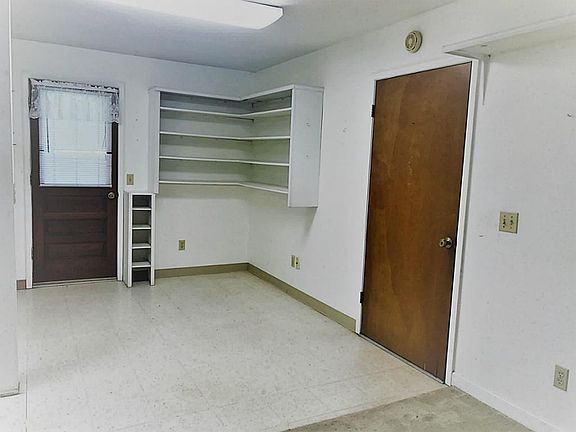 4th image of 1705 Lynn St