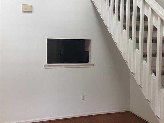 5th image of 2428 Sedgewick Dr
