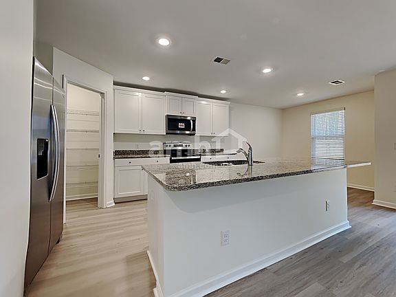 4th image of 1304 John Swann St