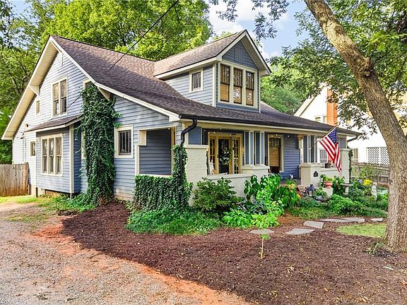 2nd image of 6 Vance Cir
