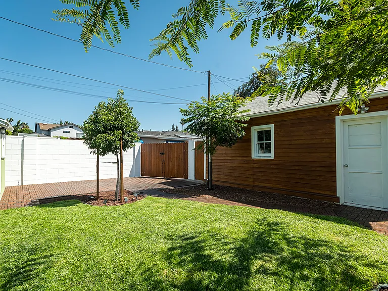 Garage/workshop