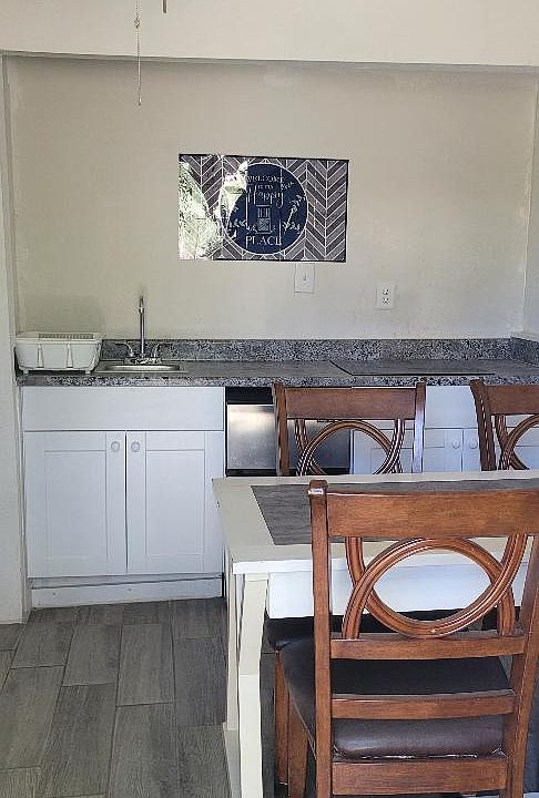 kitchen/main entrance room