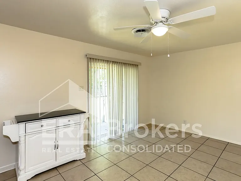 1401 Illinois Ave — Photo 11