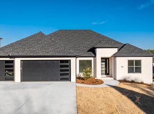 19 Corlay Dr, Little Rock, AR 72223