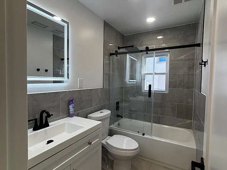 791 Longview Ave — Photo 16