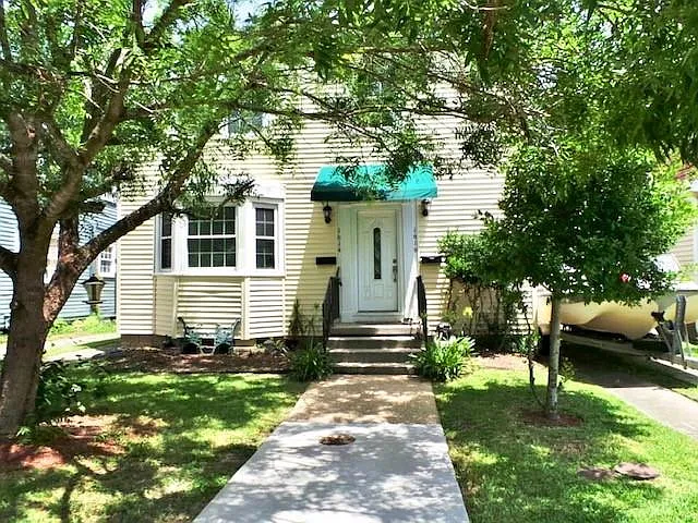 2 bed, 1.0 bath, 1200 sqft, $1,500 — Photo 1