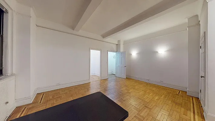 Rented by Bond New York | media 11