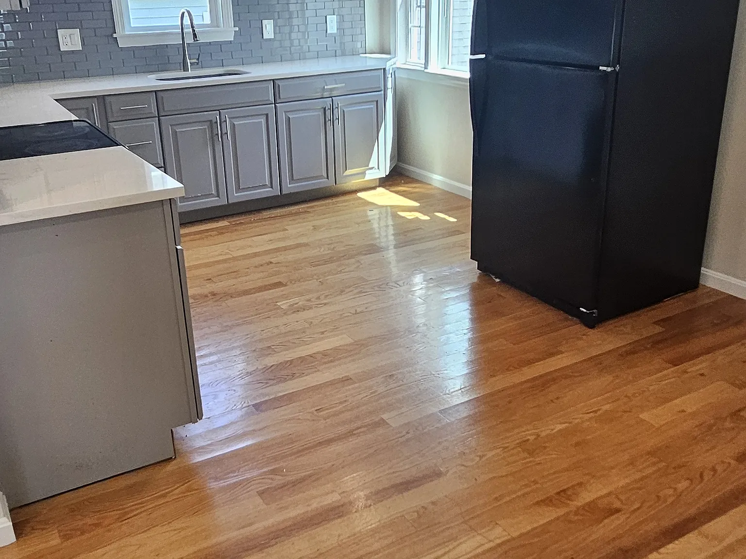 3 bed, 9999 sqft, $2,650 — Photo 2