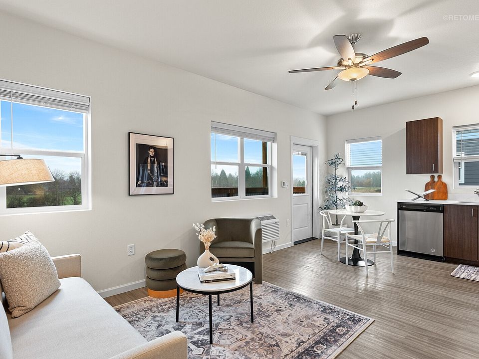 Verda Crossing | Two Bedroom Living Room