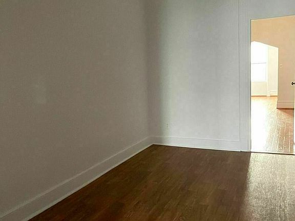 5th image of 226 Kingsland Ave #3C