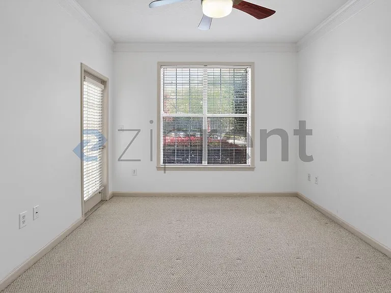 1111 Westchester Rdg NE — Photo 12