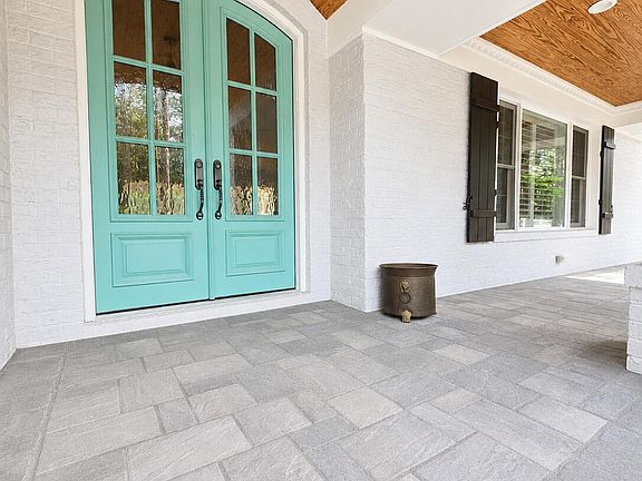 3rd image of 700 Linden Road