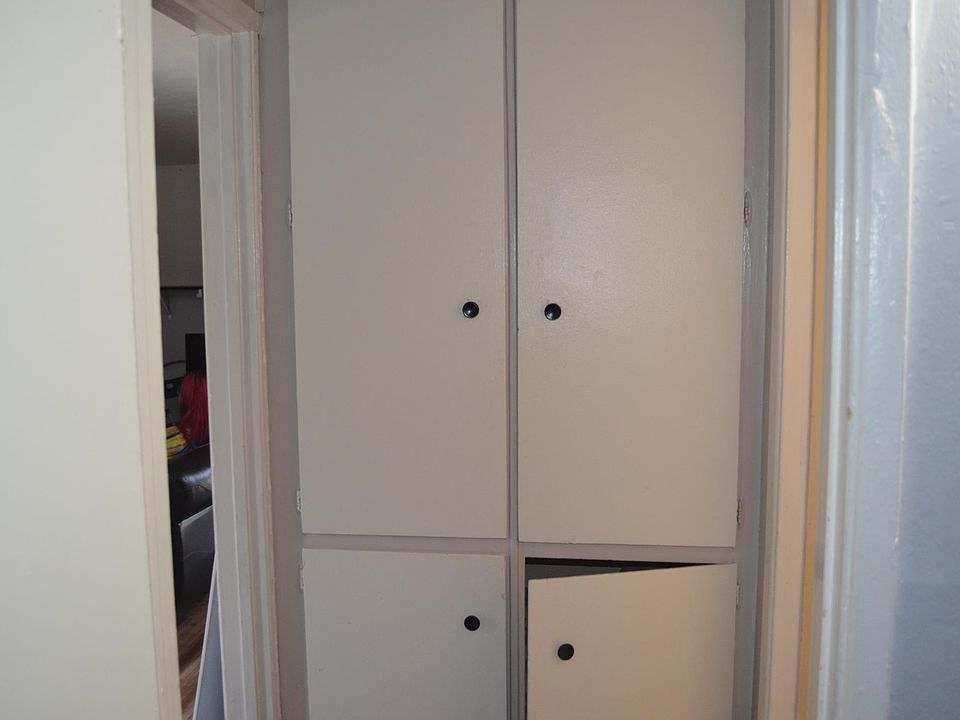 2nd image of 640 E 6th St #D