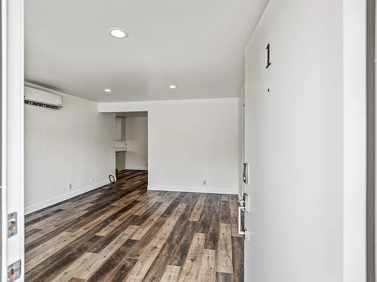 2730 Raymond Ave — Photo 24