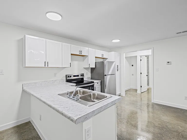 2853 Choctaw Ave — Photo 2