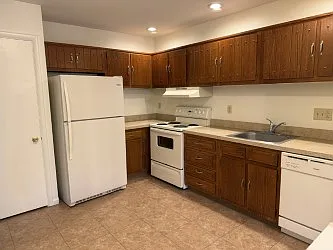 Flying Hills Apartments — Photo 8