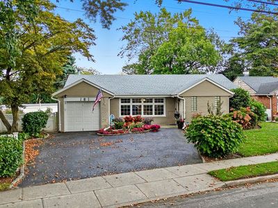 181 Tottenham Road, Lynbrook, NY, 11563