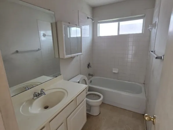 608 Prairie Gulch Dr, Fort Worth, TX 76140