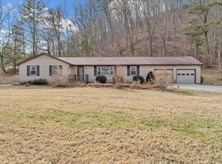 320 Craig Creek Estates Dr, New Castle, VA