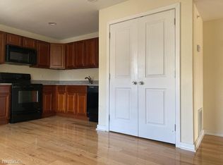 1537 Christian St APT 3, Philadelphia, PA 19146