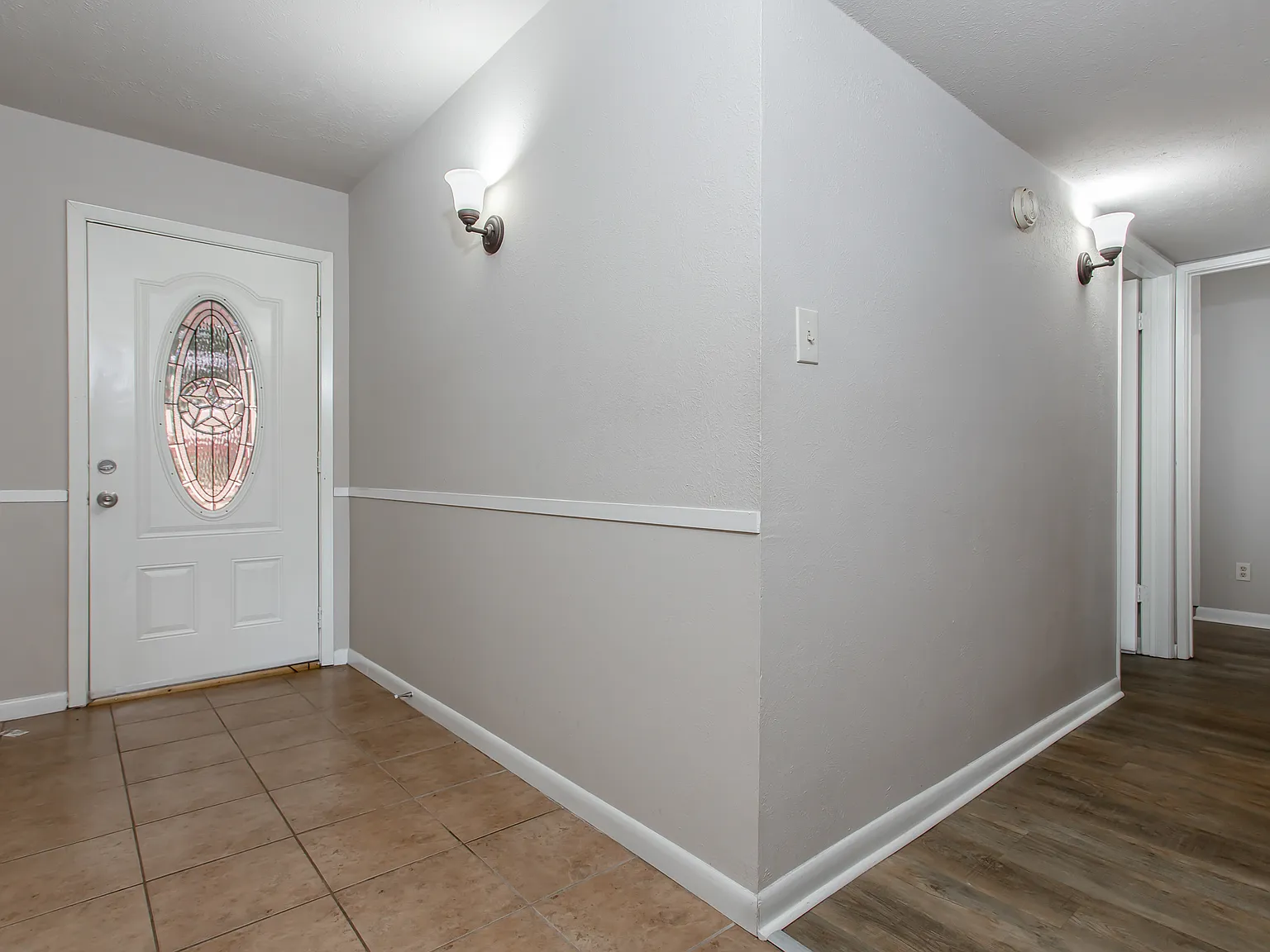 3 bed, 1430 sqft, $2,100 — Photo 4