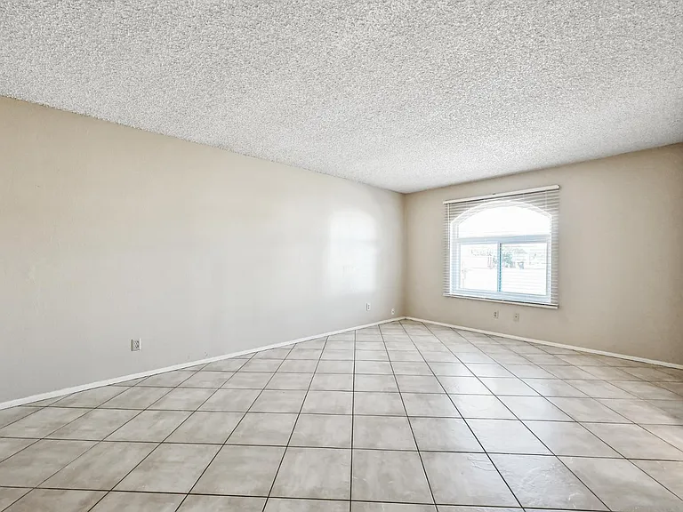 7725 E Rovey Ave — Photo 12