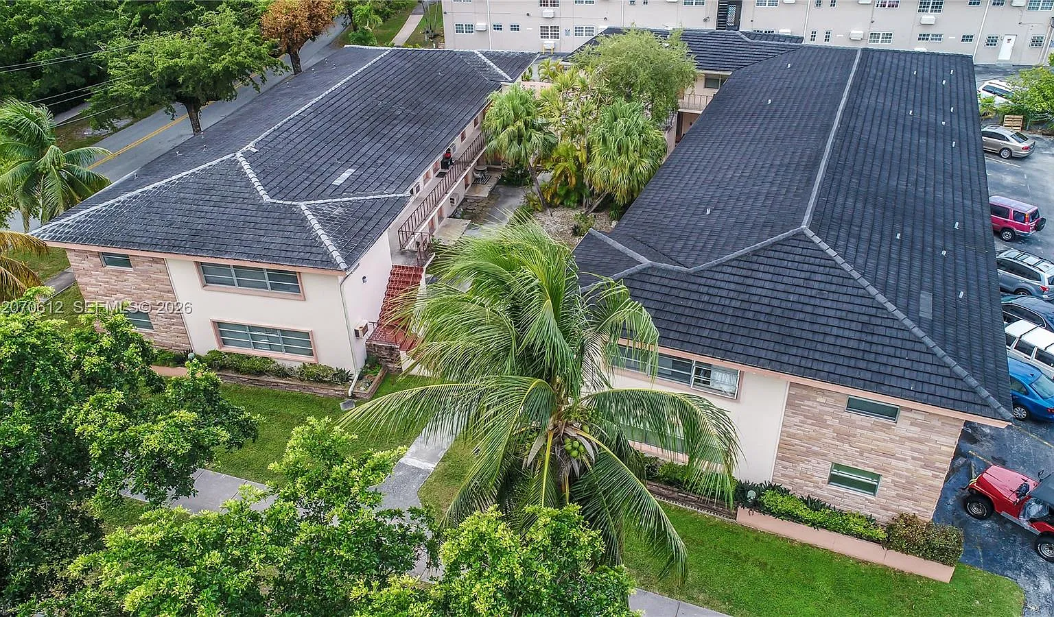 Coral Gables Riviera Sec — Photo 2