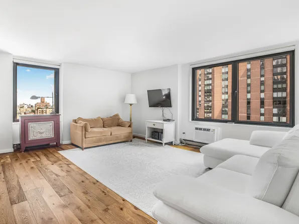 1619 Third Avenue image 1 of 13
