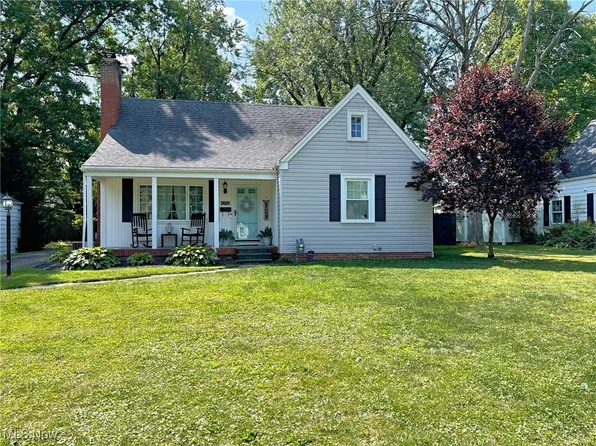 1072 Kingsway St, Alliance, OH 44601