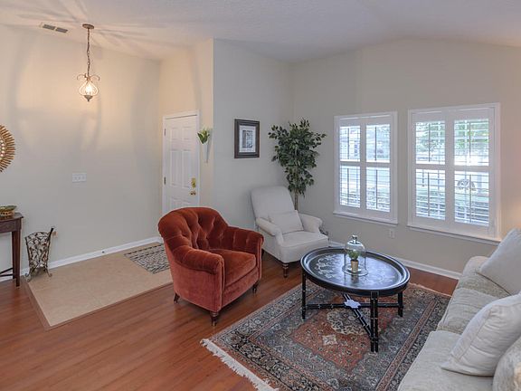 4th image of 832 Marjories Way