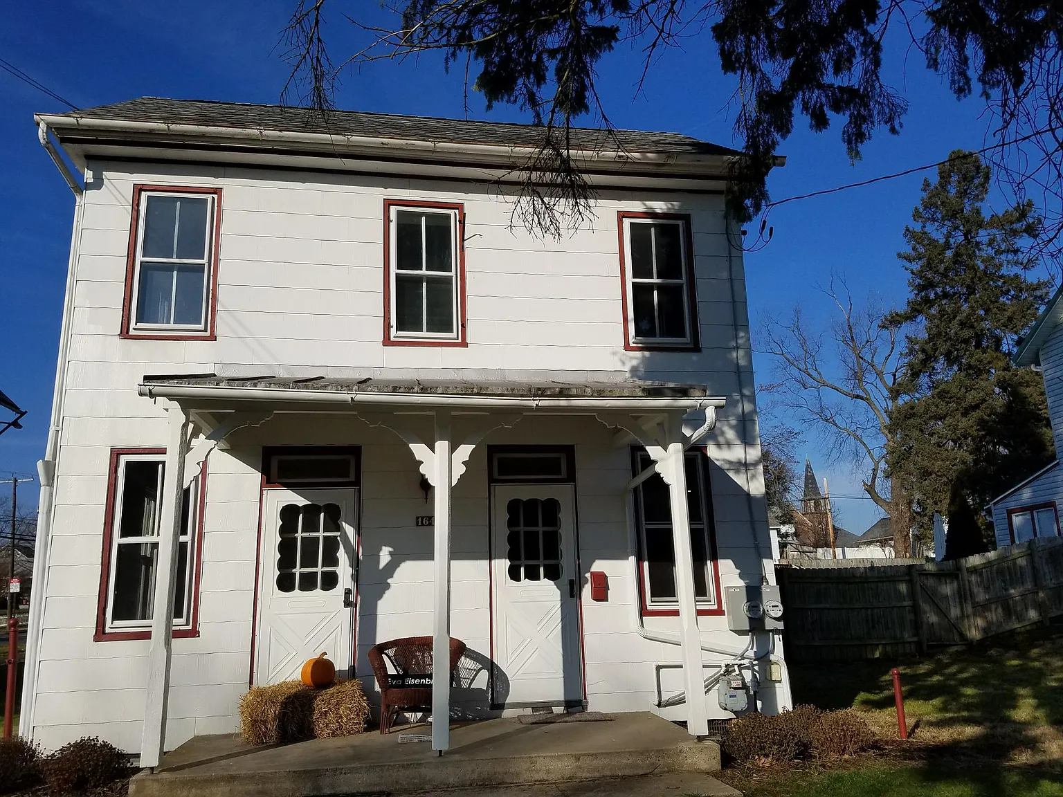 2 bed, $1,050 — Photo 1