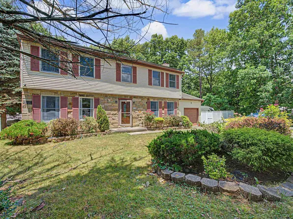 440 S Camelback Dr, Galloway, NJ 08205
