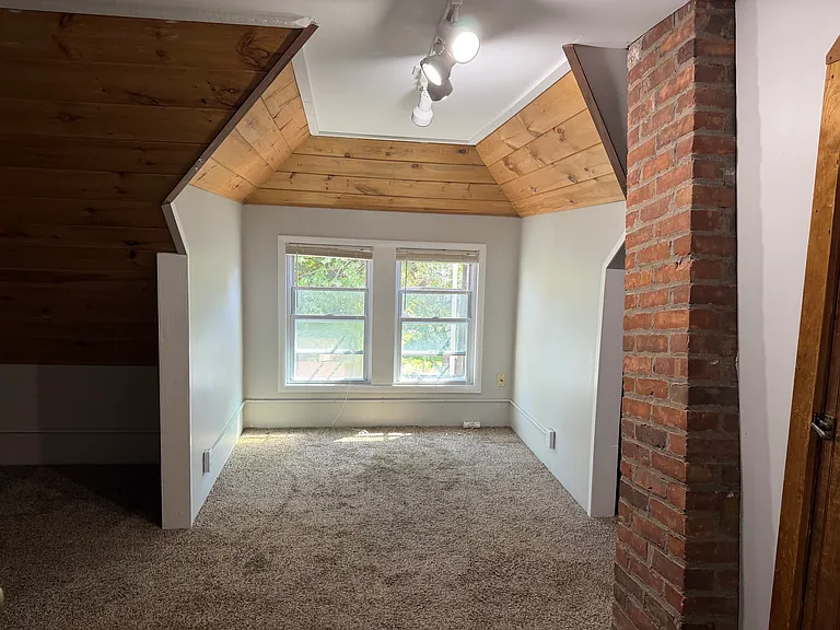 395 University Ave #1 — Photo 17