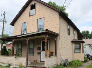 35 Mill St, Greenfield, MA 01301